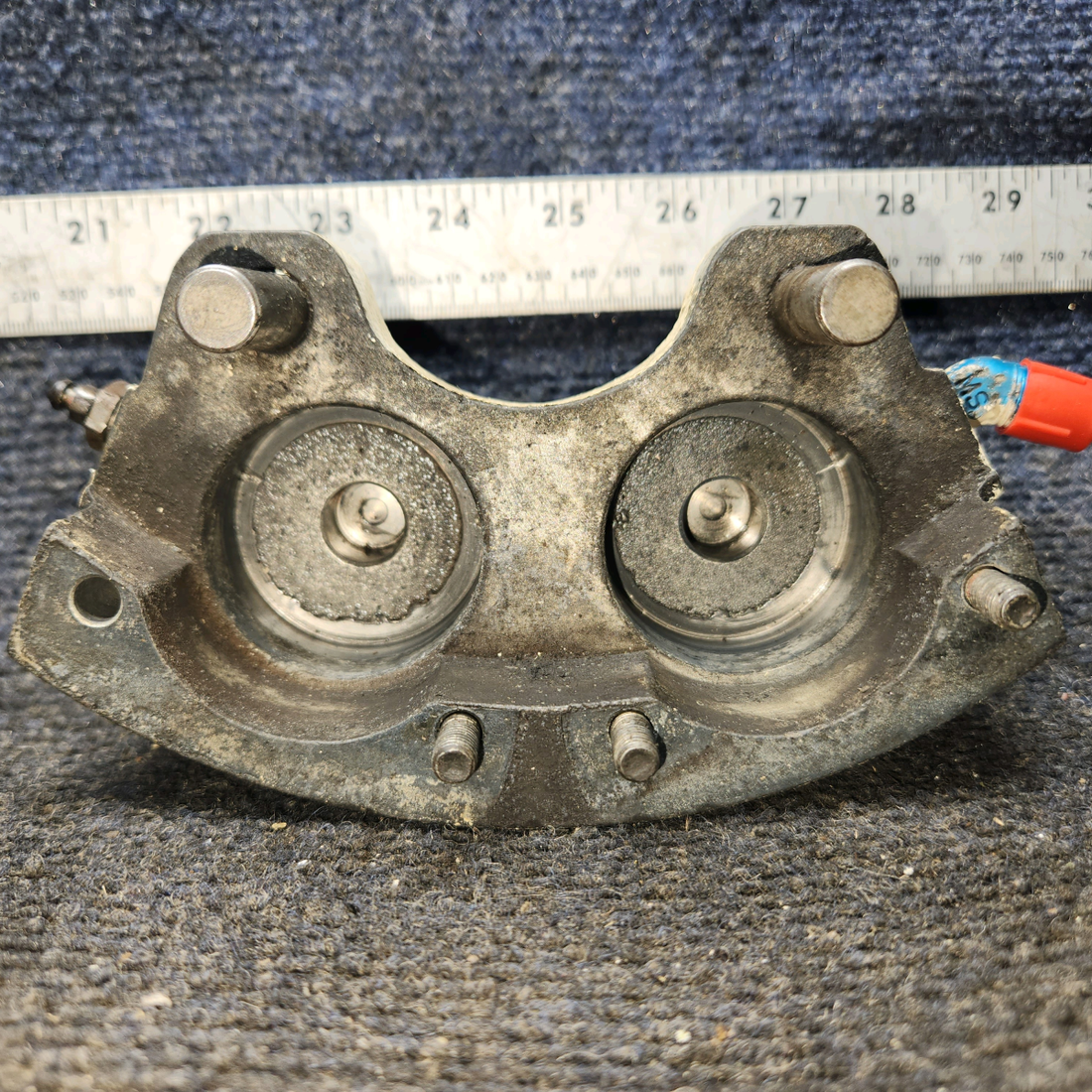 Used aircraft parts for sale, 36-8001-9 Cleveland BEECHCRAFT F35 30-54 Bake Caliper Assembly
