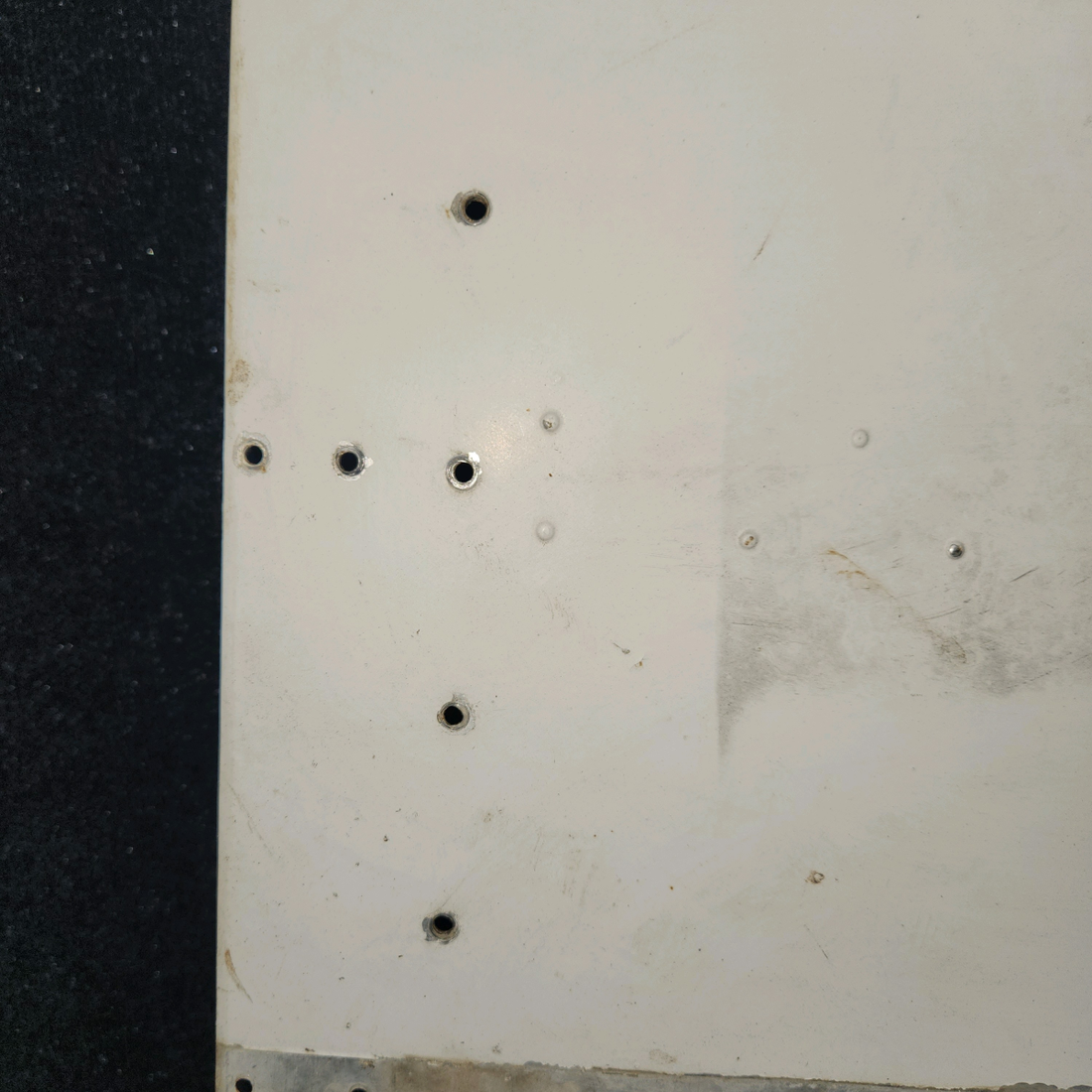 Used aircraft parts for sale, 0523521-26 cessna 172N Fuel Tank Well Cover Assembly – RH