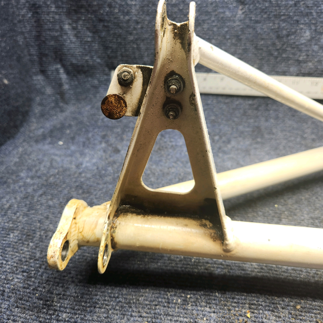 Used aircraft parts for sale, 35-815155-611 Beechcraft F33A MAIN GEAR RETRACT BRACE ASSEMBLY RH