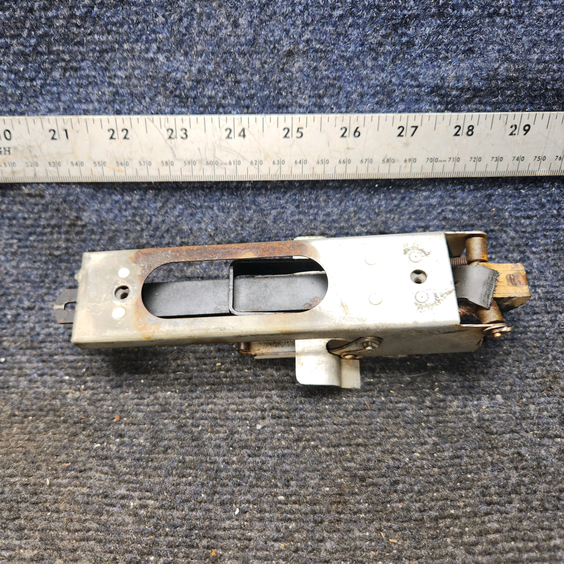 Used aircraft parts for sale, 68188-000 Piper Pa-28 Door Latch Assy