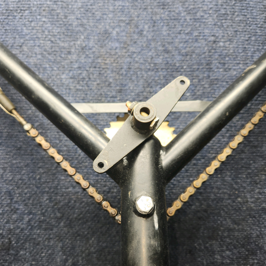 Used aircraft parts for sale, 0413368-1 cessna 150G Control “Y” Yoke Weld Assy with Chains and Gears