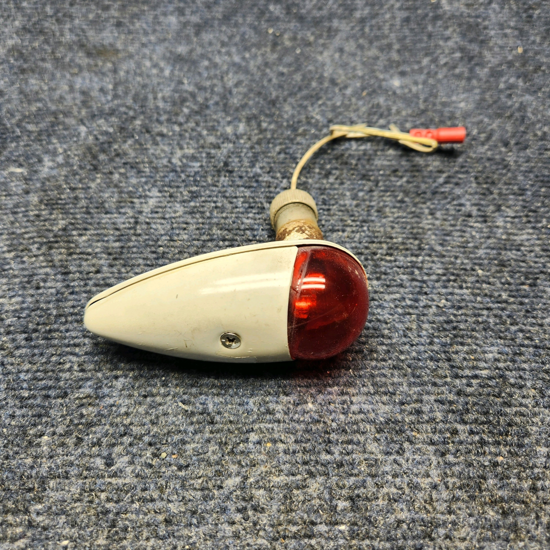 Used aircraft parts for sale, C622001-0201 Cessna Year 1982 172RG NAVIGATION LIGHT ASSEMBLY RH W/ LENS (12V)