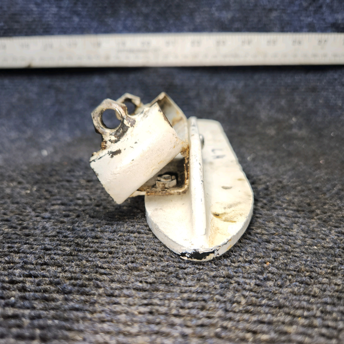 Used aircraft parts for sale, 0541155-1, 0541154-1 Cessna 172 L/H Main Gear Entrance Bracket w Step