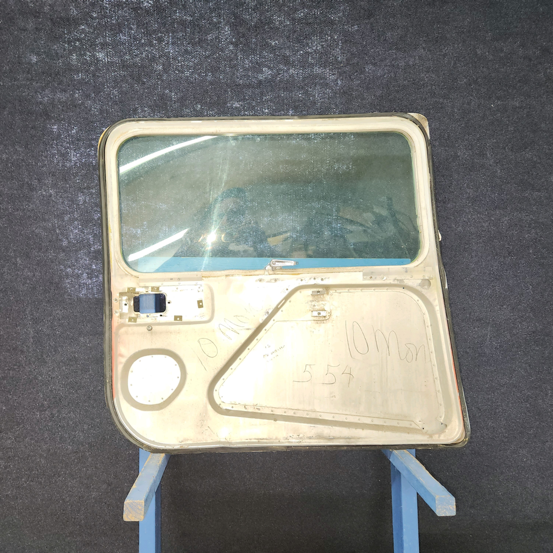 Used aircraft parts for sale, 0413033-1 cessna 150G Cabin Door Assembly – LH