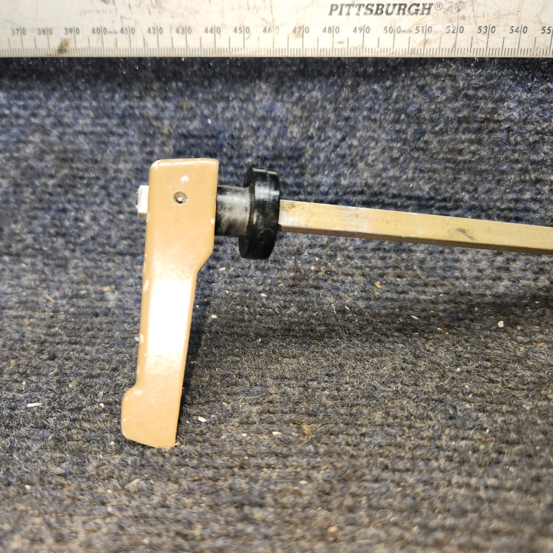 Used aircraft parts for sale, 0513120-6 Cessna 172E Selector Valve Assembly with Shaft, Handle