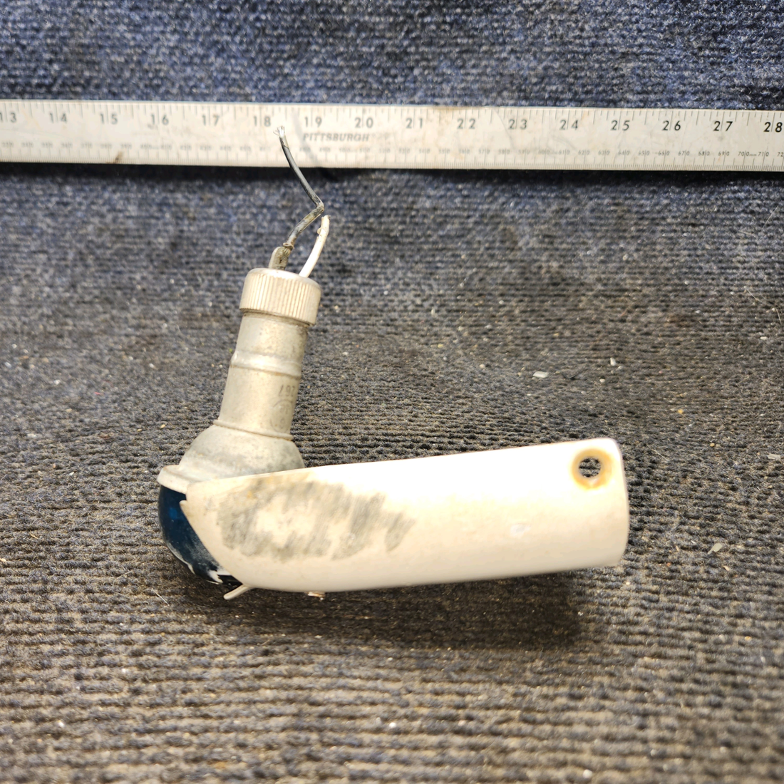 Used aircraft parts for sale, C622001-0202 cessna 150G Wing Position Light Assembly with Amber Lens – RH