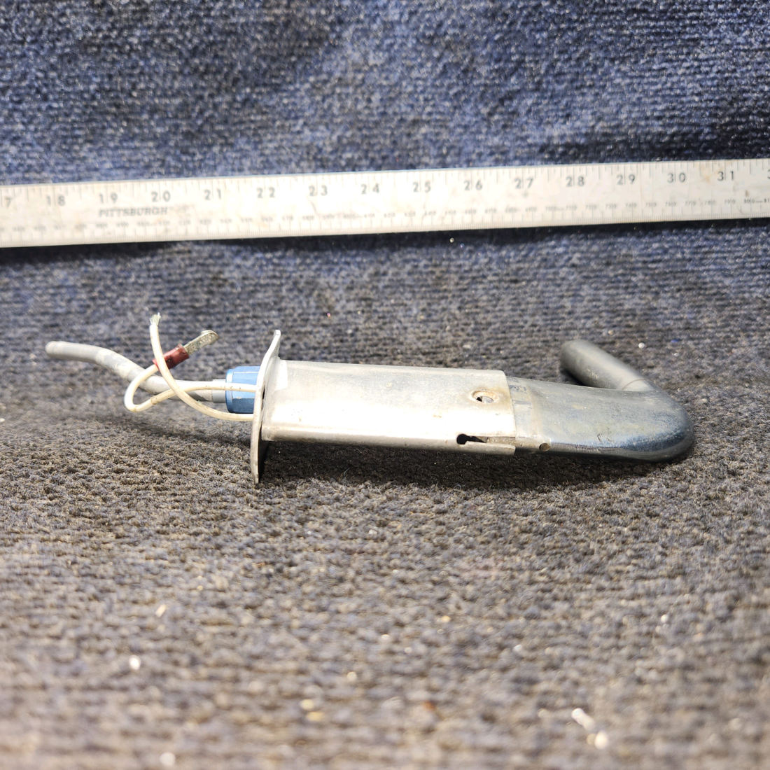Used aircraft parts for sale, 50-384040 BEECHCRAFT 95-55B Pitot Tube Assembly – Heated 28 Volts