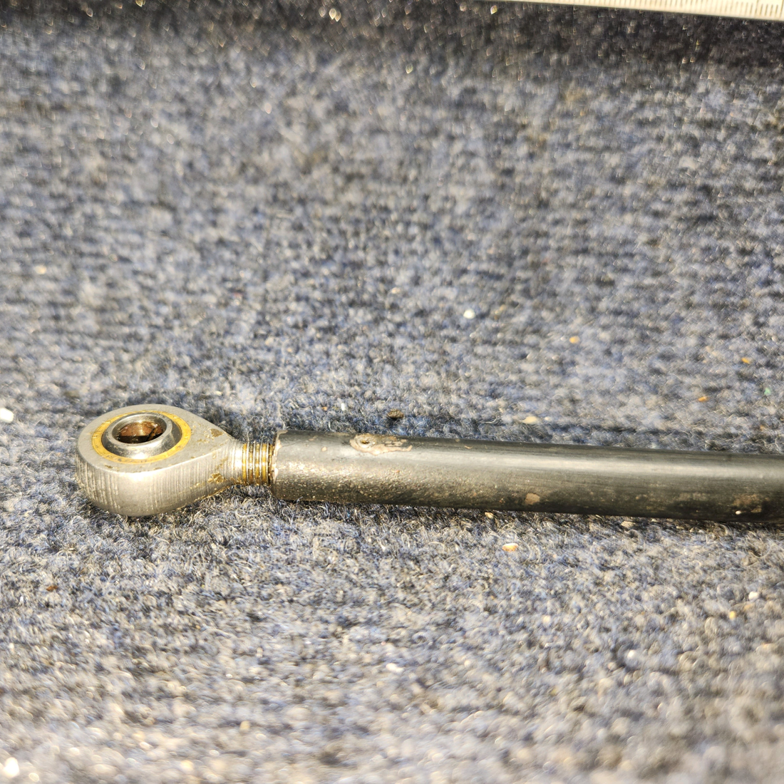 Used aircraft parts for sale, 62766-000 Piper PA28-140 Aileron Rod Assembly