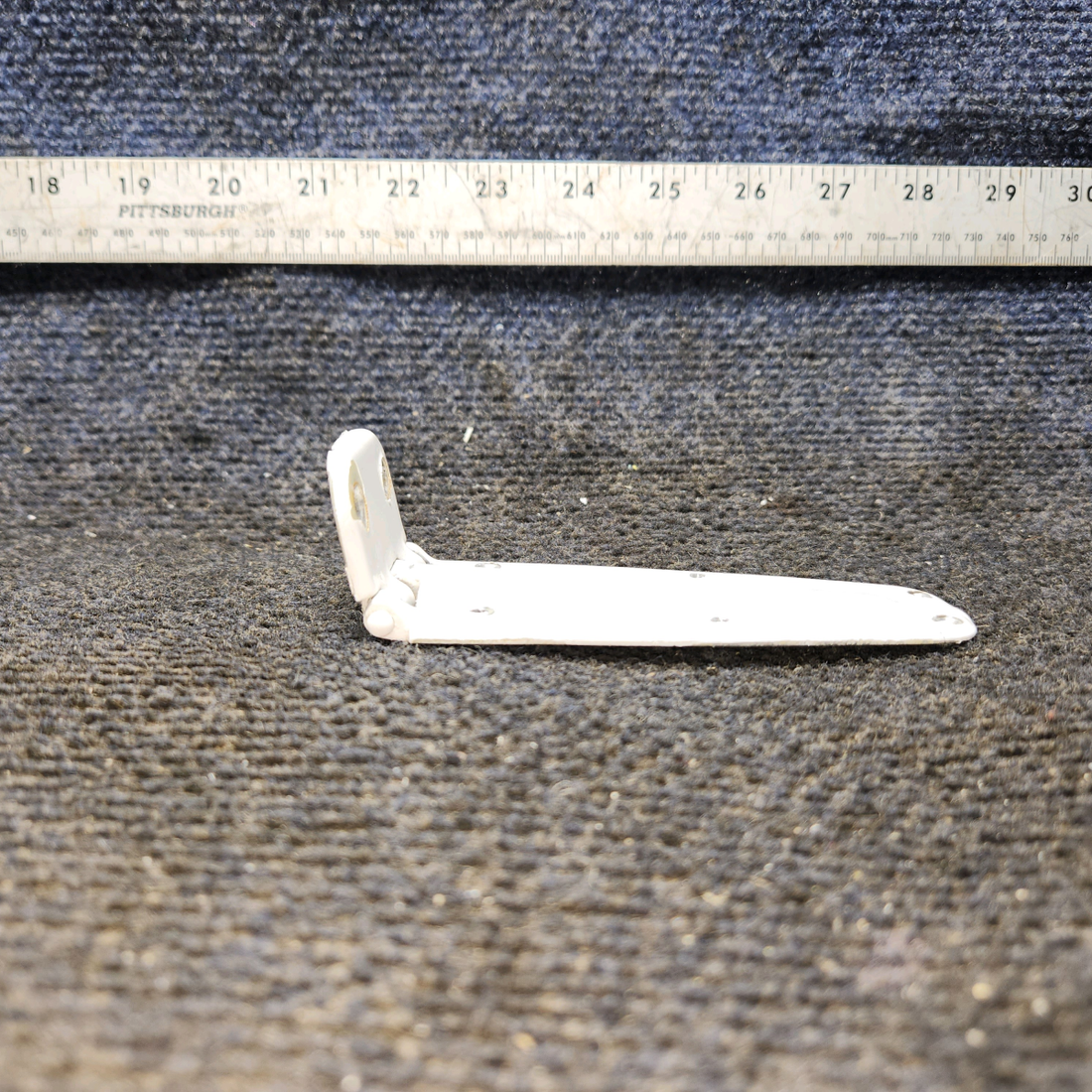 Used aircraft parts for sale, 0413426-4 cessna 150G Hinge Assembly – LH Lower & RH Upper