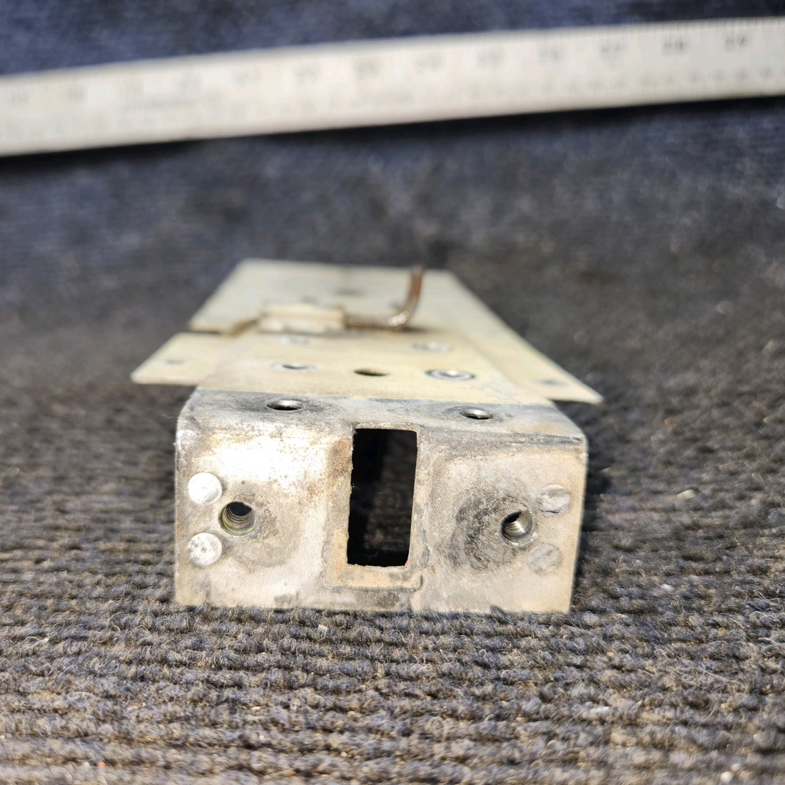 Used aircraft parts for sale, 0413388-1 cessna 150G Mounting Plate Assembly
