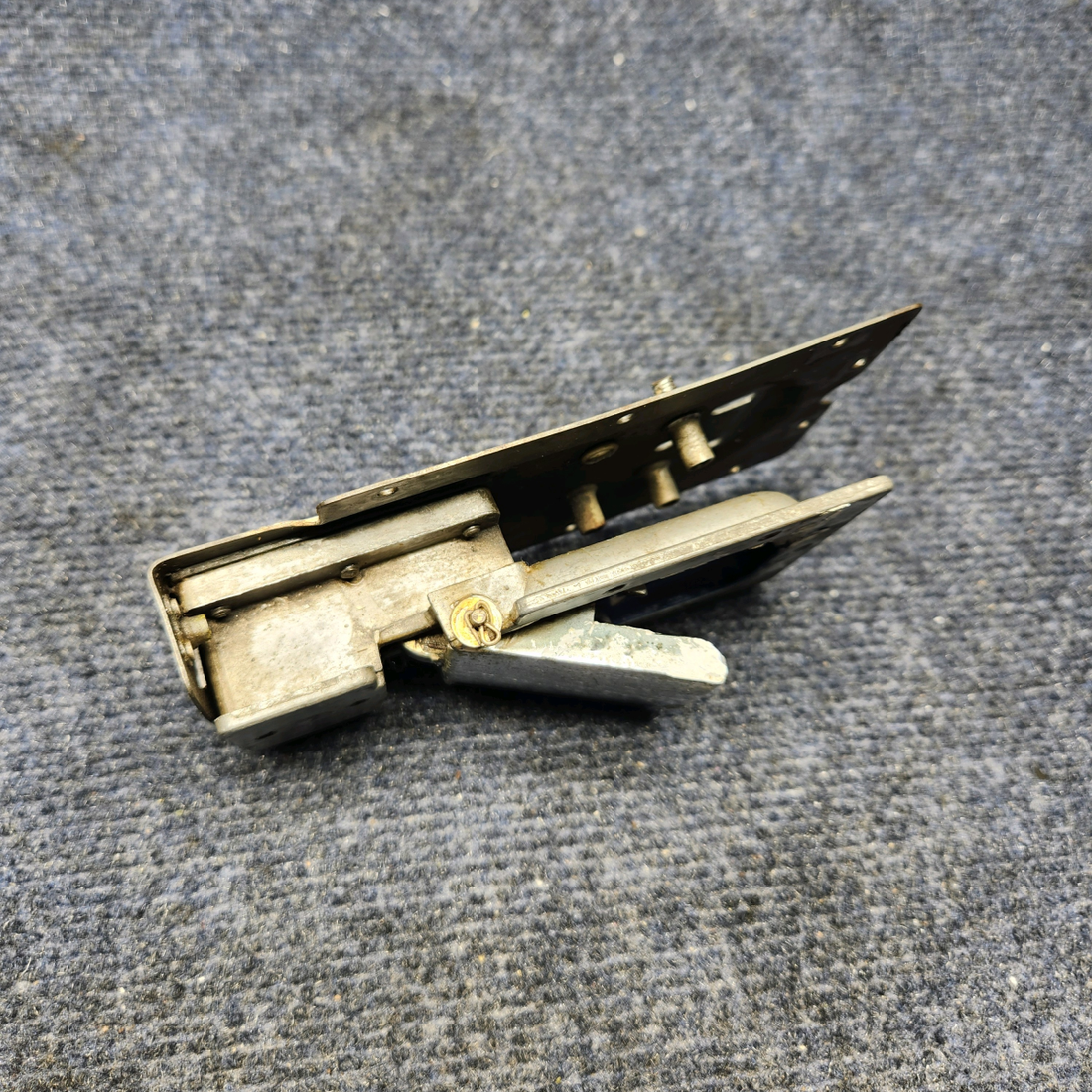 Used aircraft parts for sale, 0517012-7 CESSNA C172RG CABIN DOOR LATCH ASSEMBLY LH