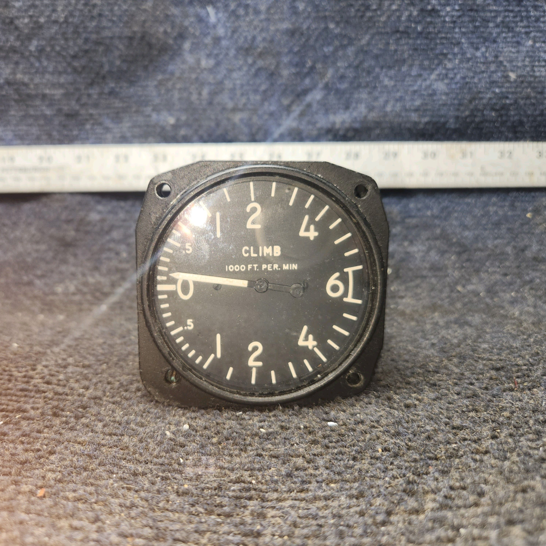 Used aircraft parts for sale, 1636-6H-B1 Bendix Piper PA-28-140 Vertical Speed Indicator