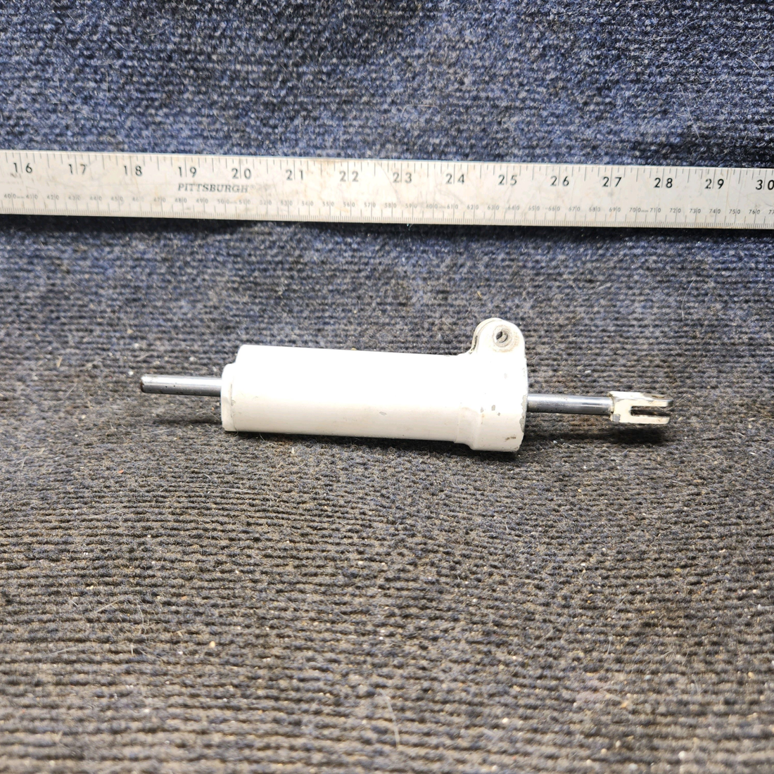 Used aircraft parts for sale, 0442512-1 cessna 172N Shimmy Dampener Assembly