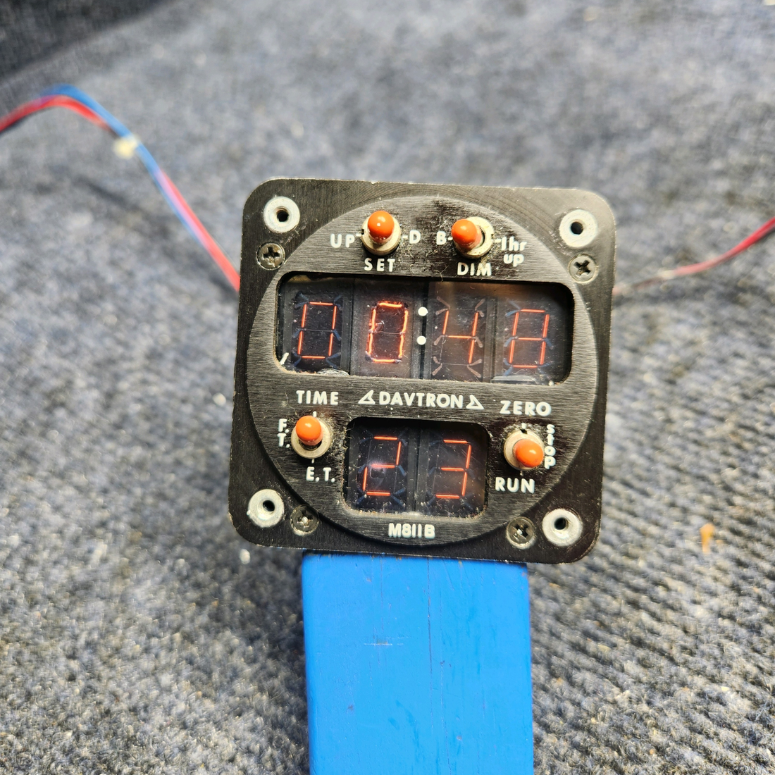 Used aircraft parts for sale, 811B Davtron MOONEY M20J - Year 1978 DIGITAL CLOCK INDICATOR