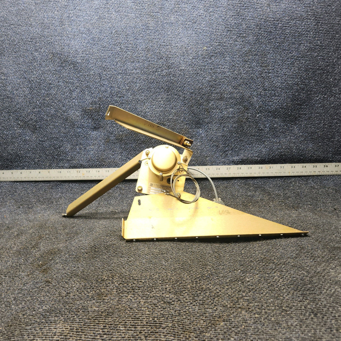 Used aircraft parts for sale, 0107-P4 S-Tec Cessna 182G Autopilot Pitch Servo Assembly