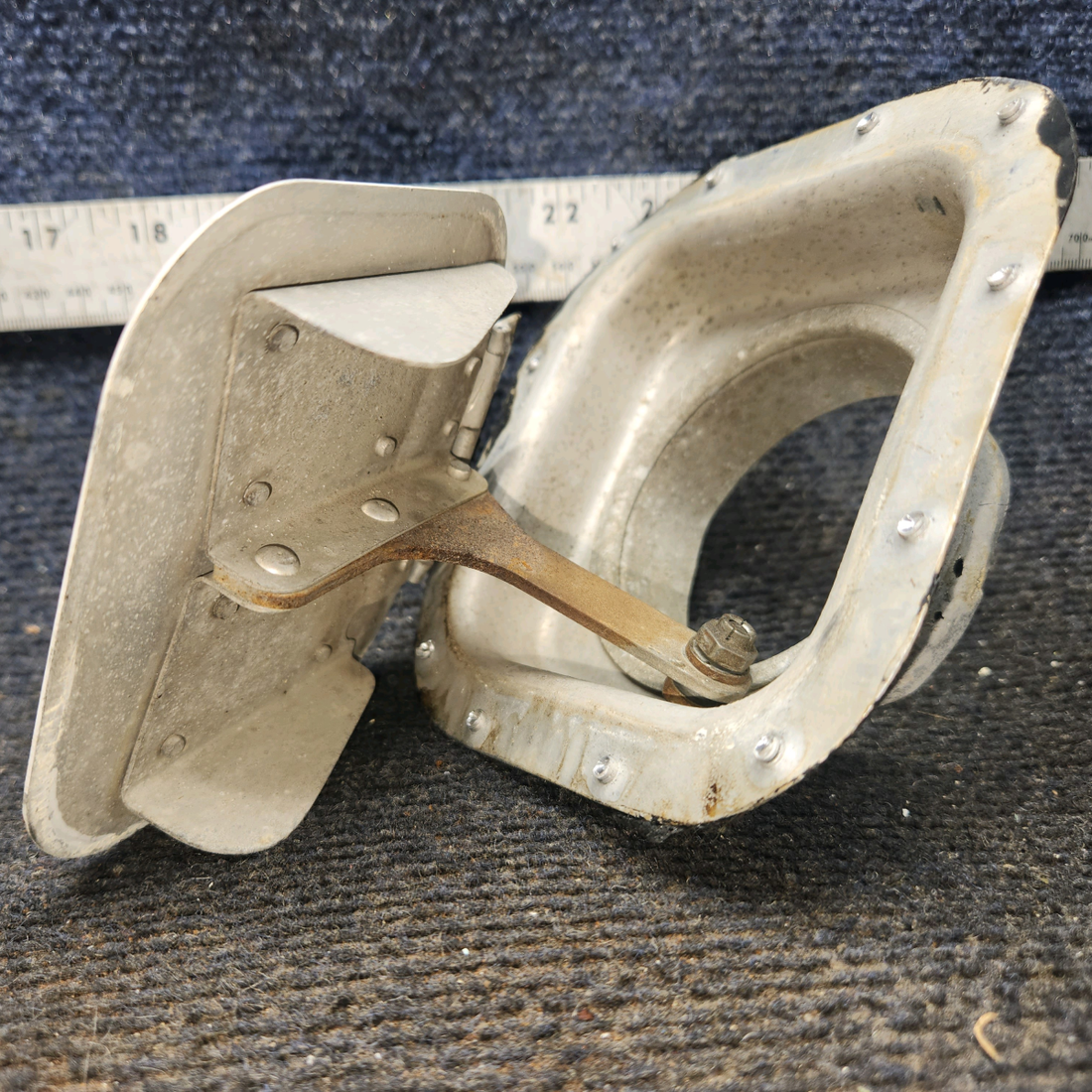 Used aircraft parts for sale, 0713139-1, 0713135-1, 0713140-1 Cessna 172E Outside Air Vent