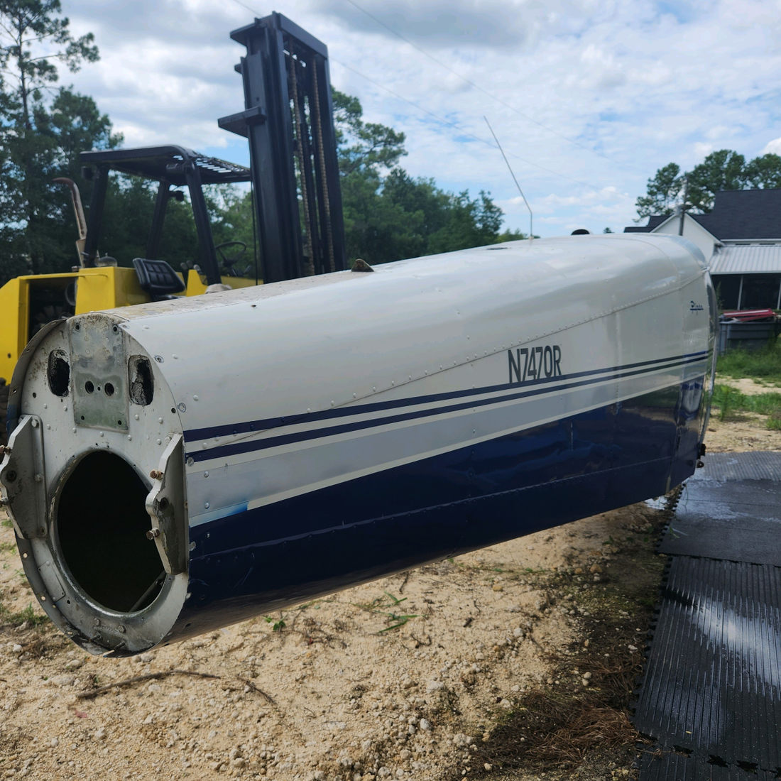 Used aircraft parts for sale, Piper PA28-140 Fuselage PIPER PA28-140 PIPER PA28-140 FUSELAGE W LOGS- NO AIRWORTHINESS - "ONLY FOR PARTS"