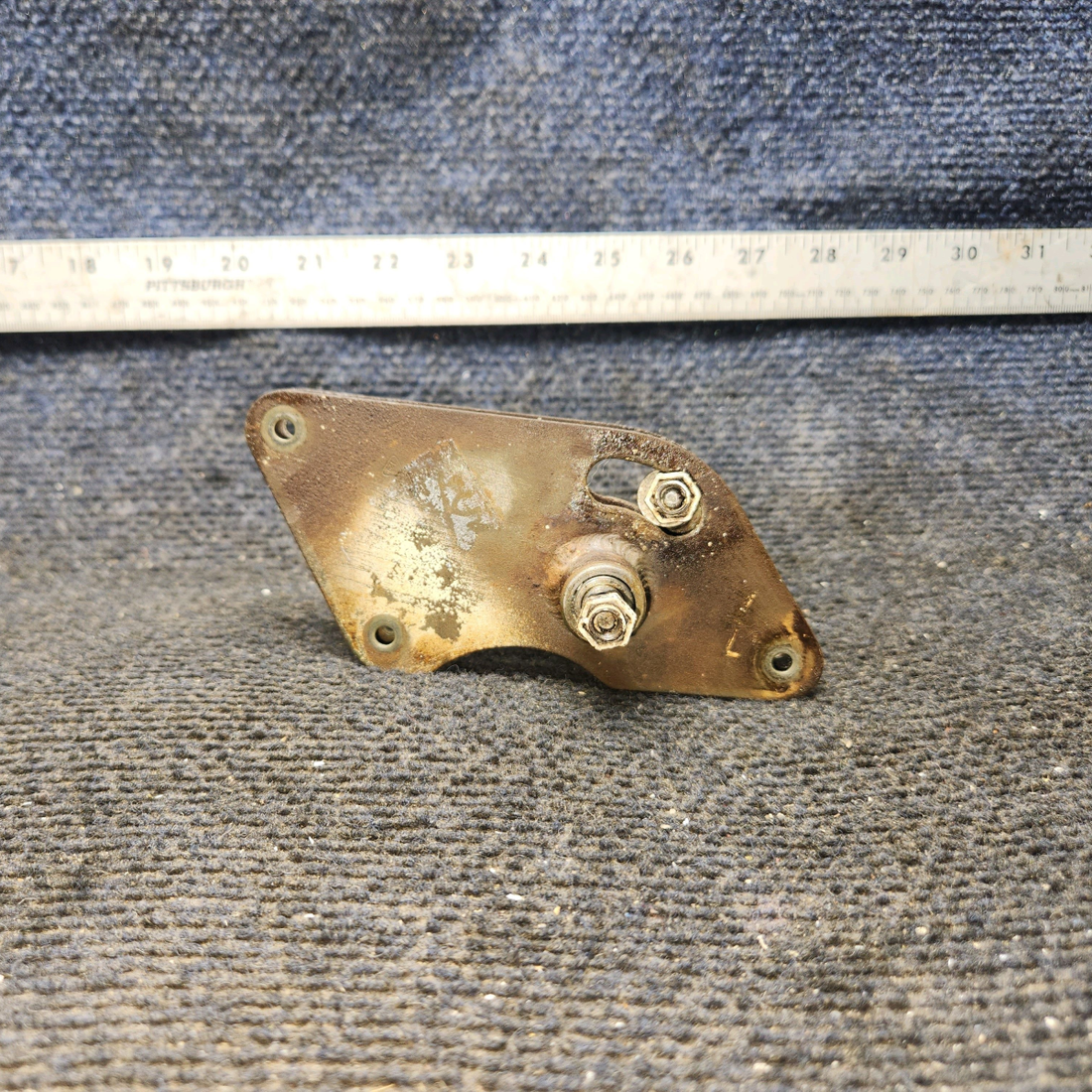 Used aircraft parts for sale, 0523223-1 cessna 150G Aileron Bellcrank Assembly – RH