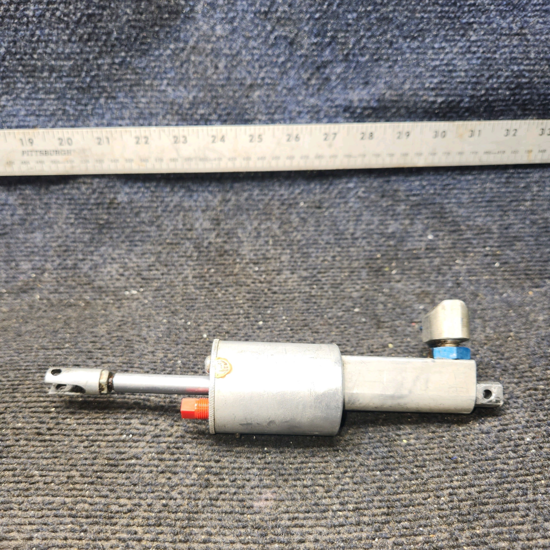 Used aircraft parts for sale, 0541138-16 Cessna 182G Master Brake Cylinder