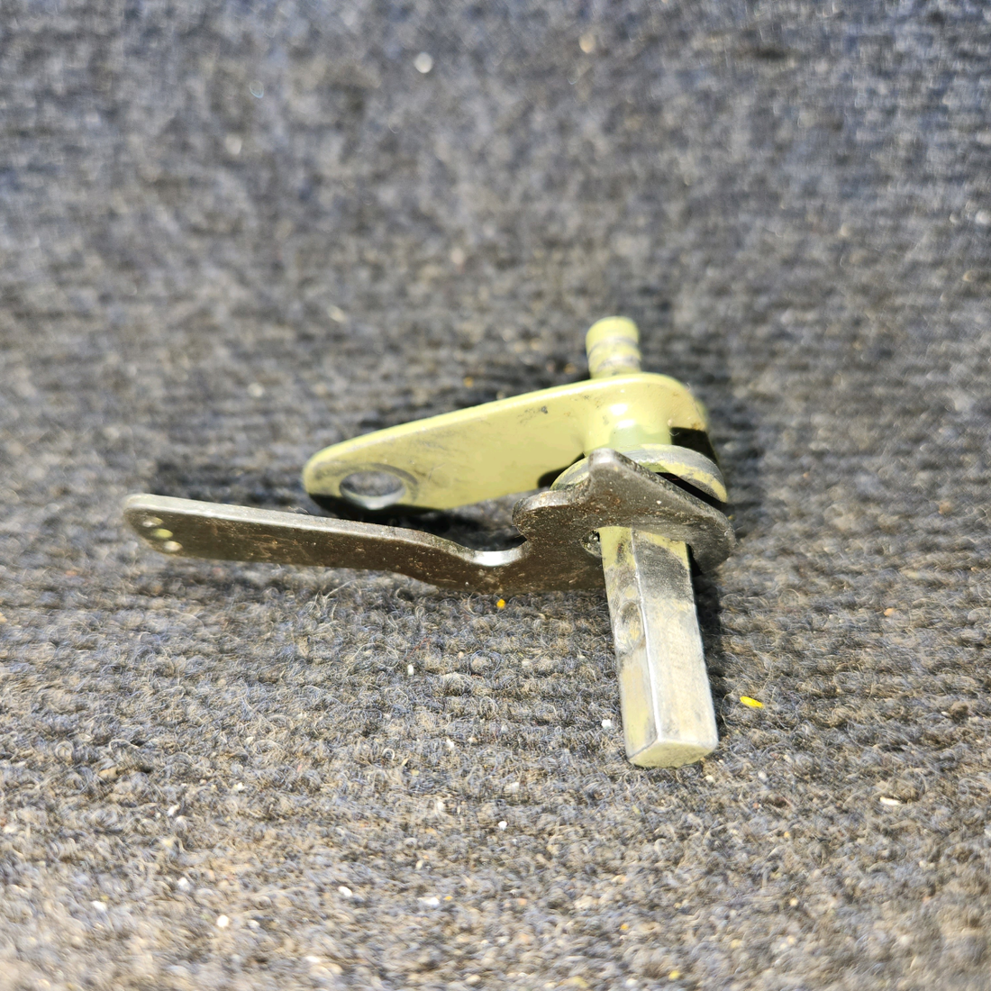 Used aircraft parts for sale, 35-400464 BEECHCRAFT F35 Shaft Assembly