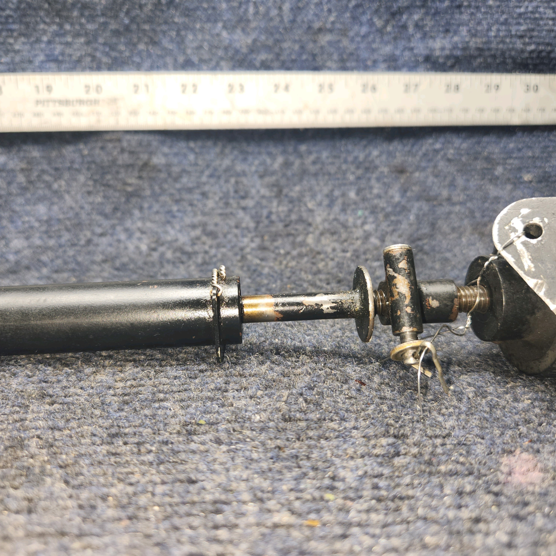 Used aircraft parts for sale, 62829-000 Piper PA28-140 Rudder Trim Shaft Assy With Braket.
