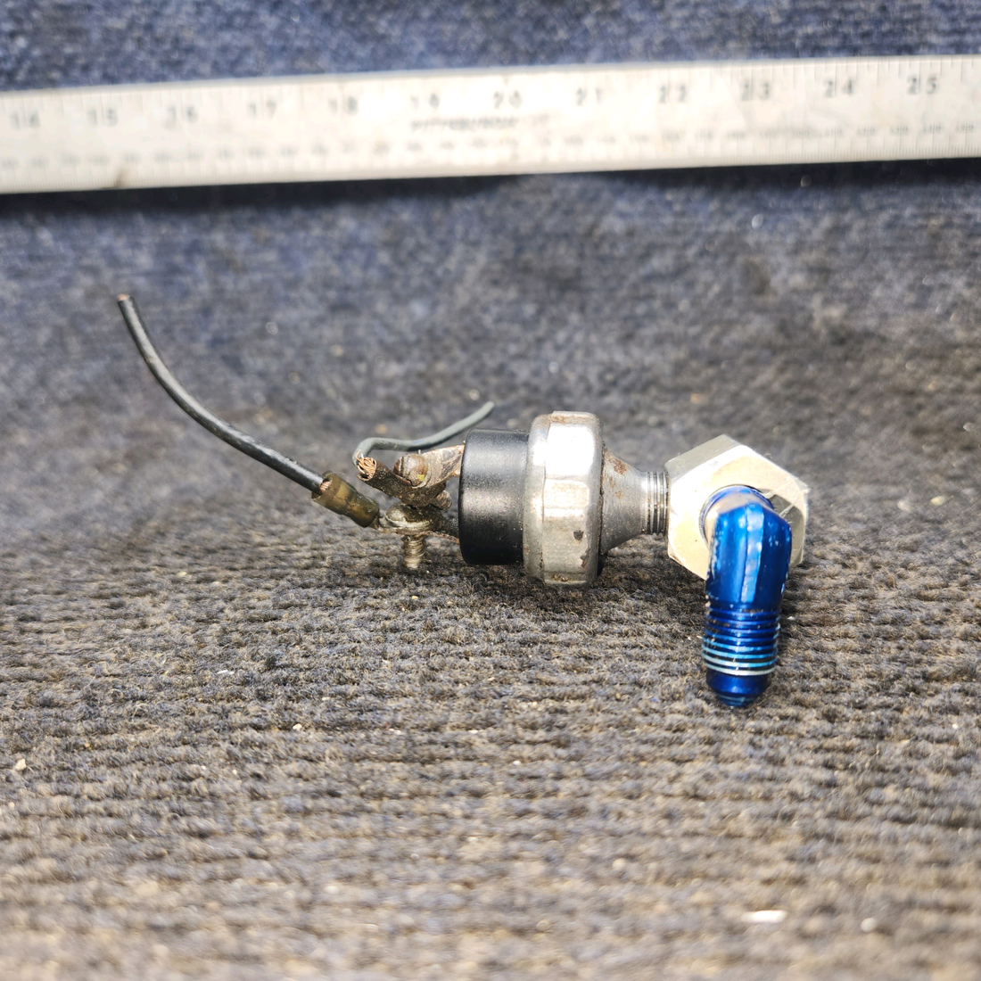 Used aircraft parts for sale, S1711-1 cessna 150G Hobbs Oil Pressure Switch