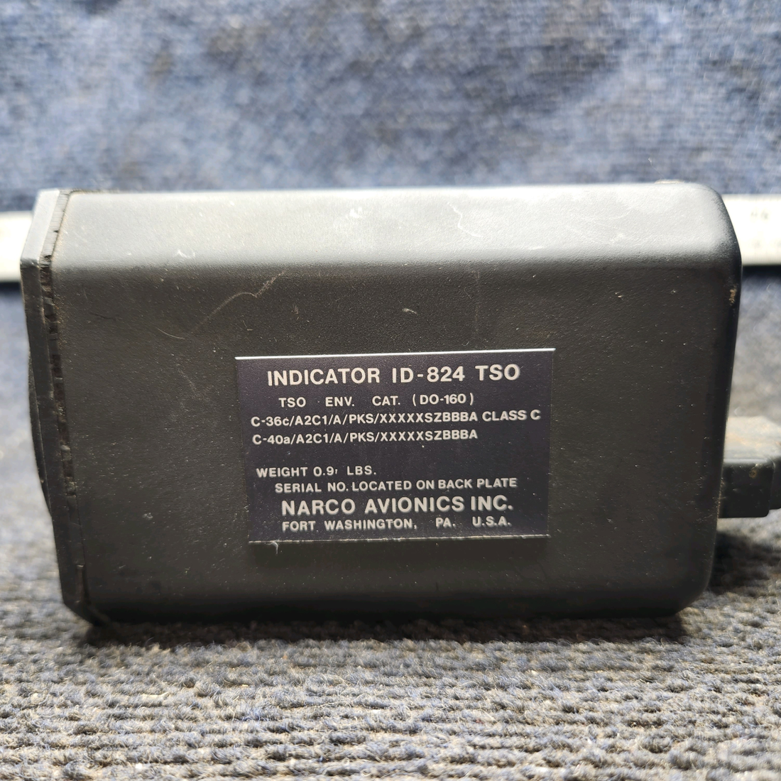 Used aircraft parts for sale, ID-824 Narco Beechcraft 35-33 VOR-LOC  Indicator w/ Connector