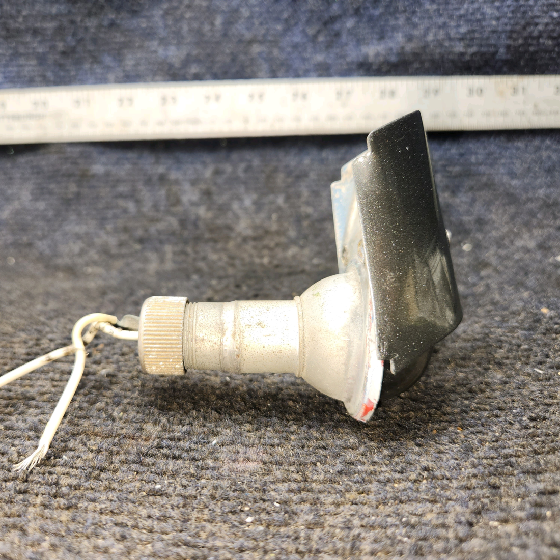 Used aircraft parts for sale, 0423006-21 Cessna 172E Wing Position Light Assembly LH