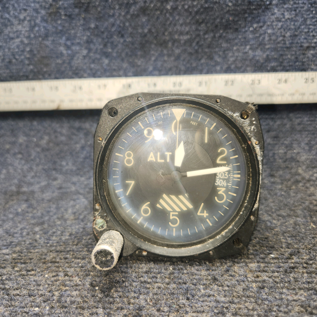 Used aircraft parts for sale, 101720-01545 Aerosonic Corp Piper PA28-161 Altimeter