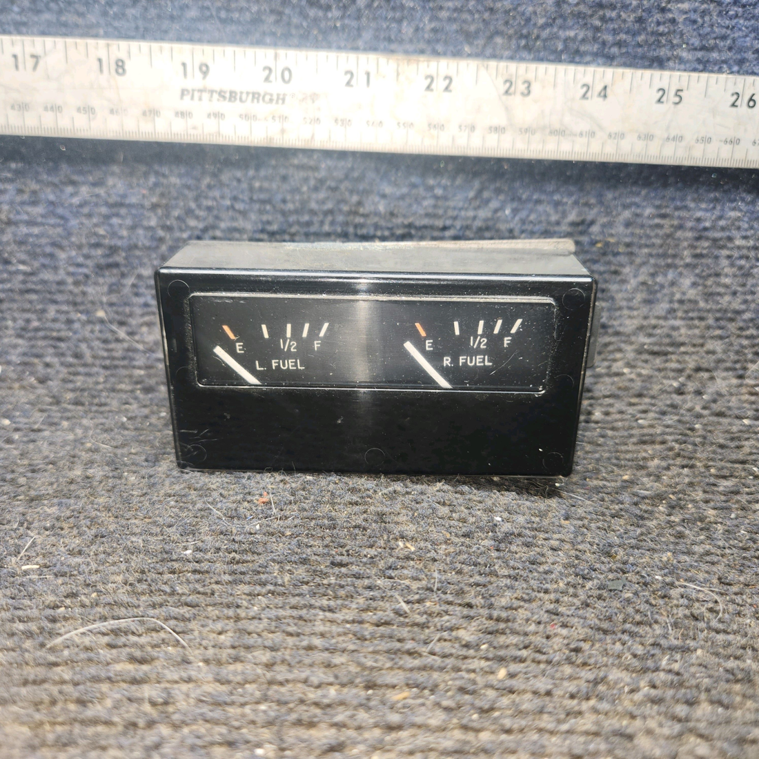 Used aircraft parts for sale, C669511-0102 cessna 172N Fuel Quantity Indicator Cluster – LH & RH (12V)