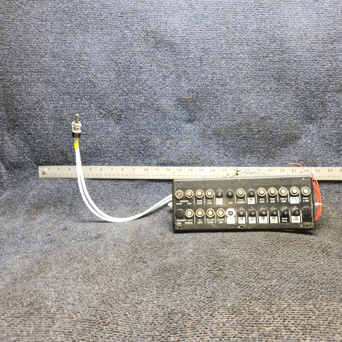 Used aircraft parts for sale, 99696-000 Piper PA28-140 Circuit Breaker Panel with Breakers