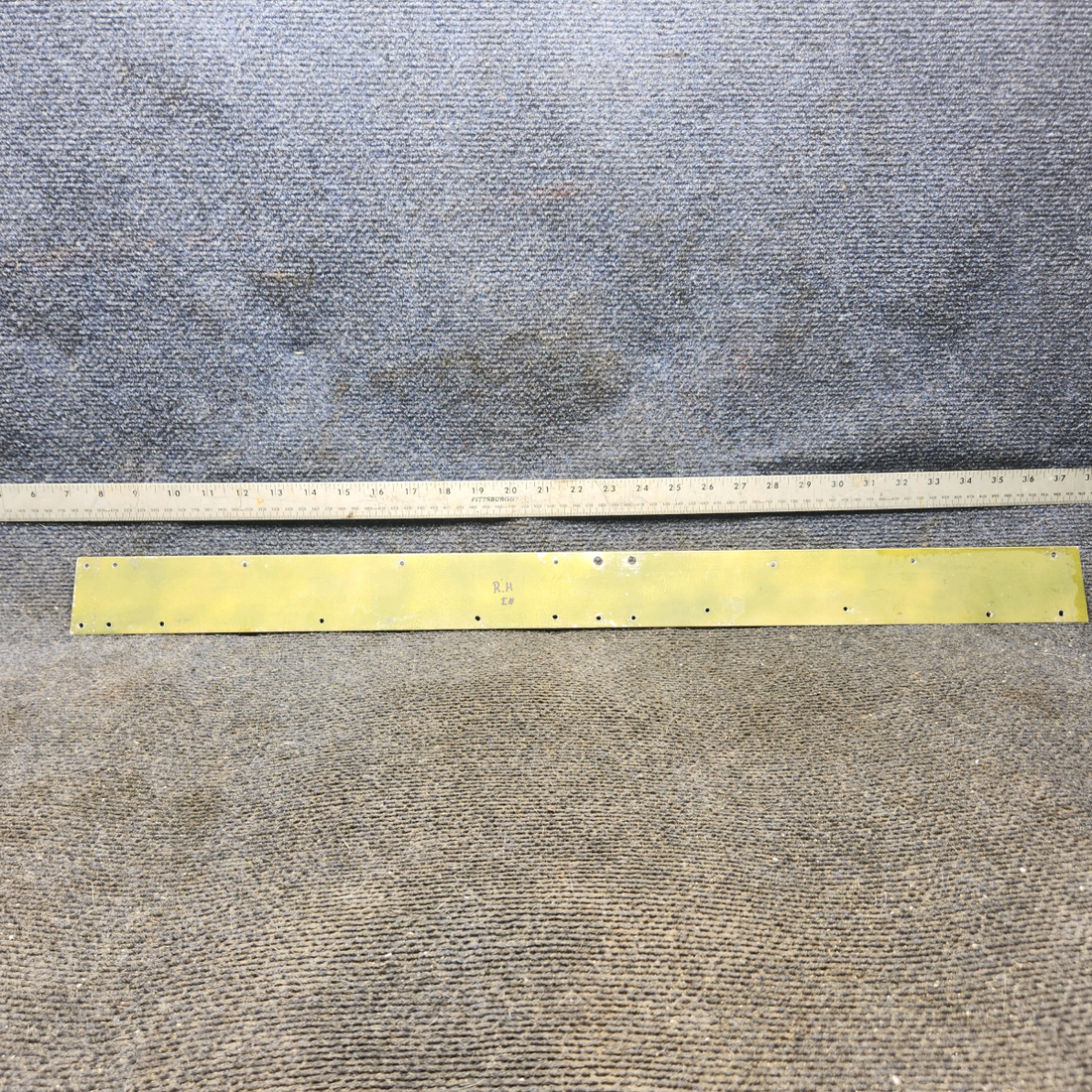 Used aircraft parts for sale, MC0511243-4 cessna 172N Seat Rail – Inboard RH