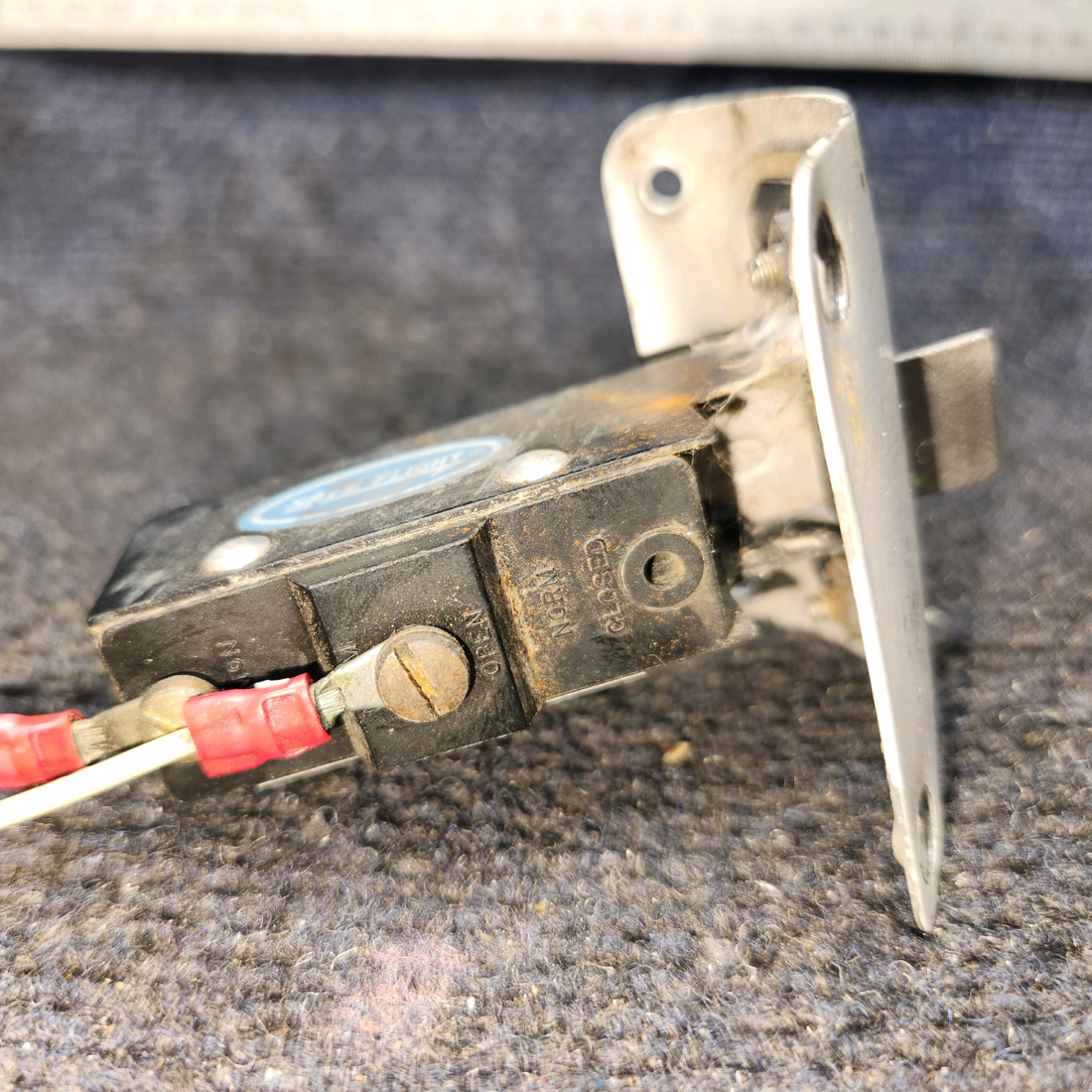 Used aircraft parts for sale, C52207-4 Safe Flight Piper PA28-161 Lift Detector Assembly