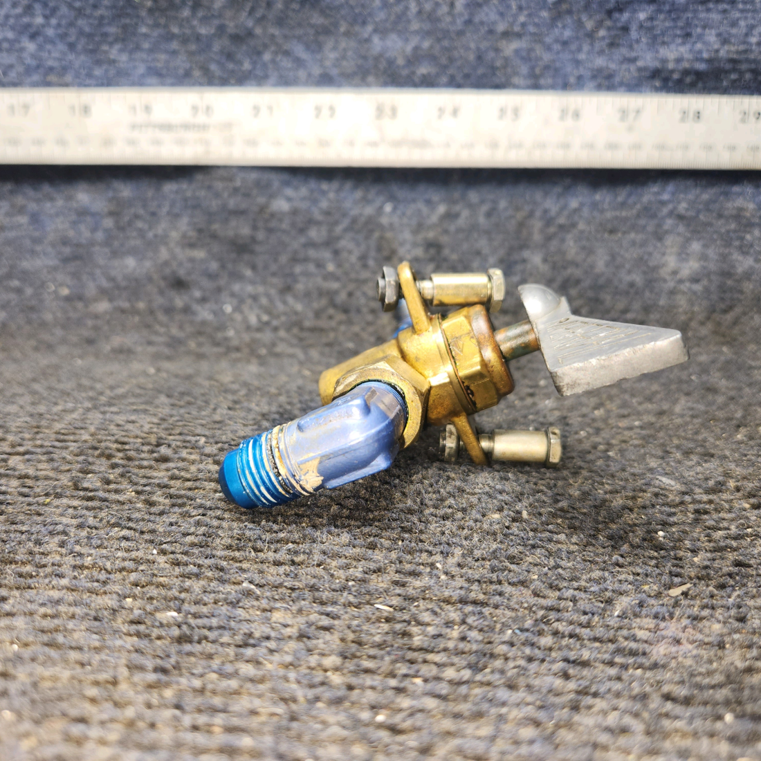 Used aircraft parts for sale, 0411803-5 cessna 150G Fuel Shutoff Valve