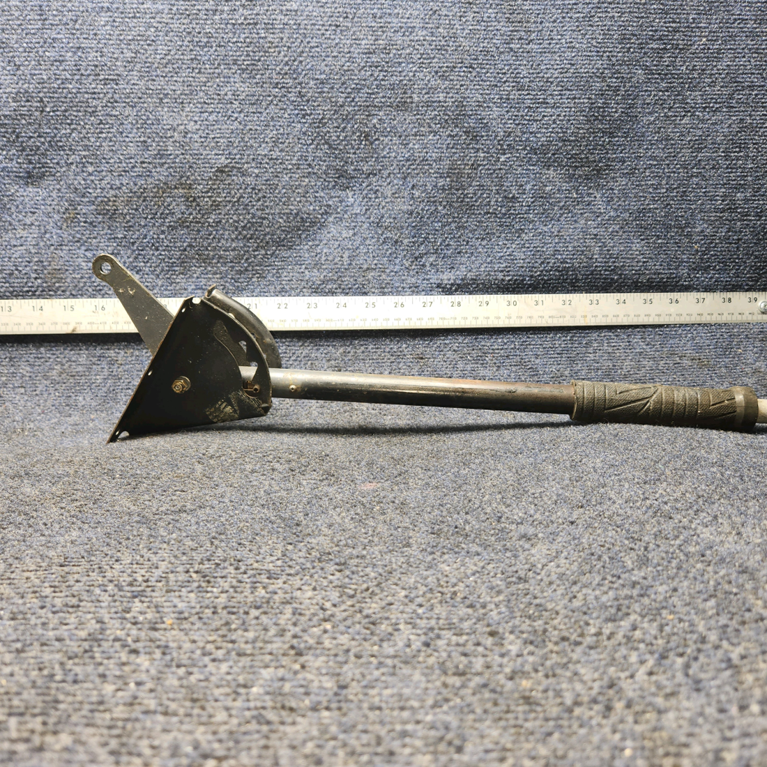 Used aircraft parts for sale, 62706-000 PIPER PA28-140 Flap Control Level Assy