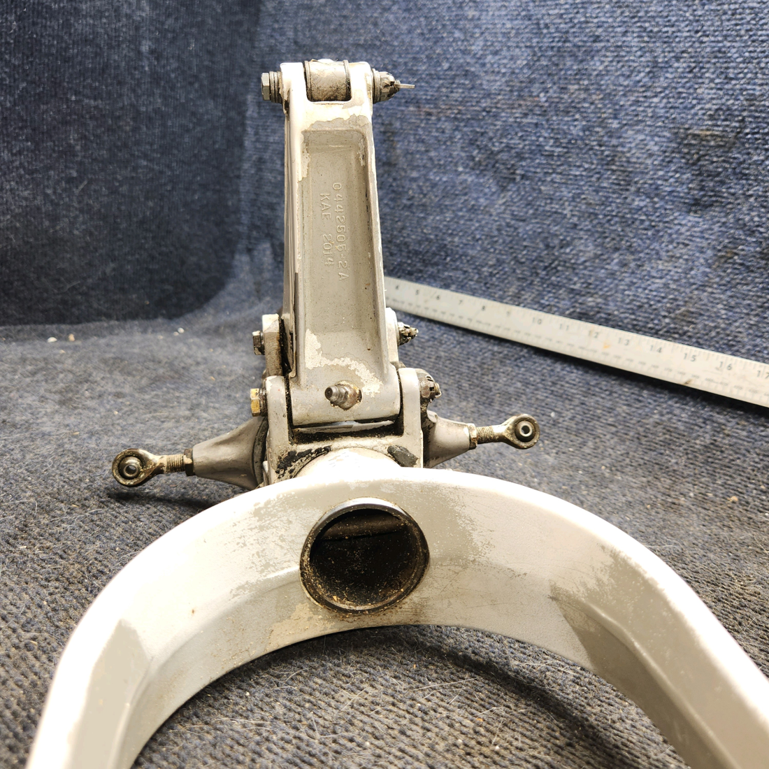 Used aircraft parts for sale, 0442504-3 cessna 150G Nose Landing Gear Strut Assembly