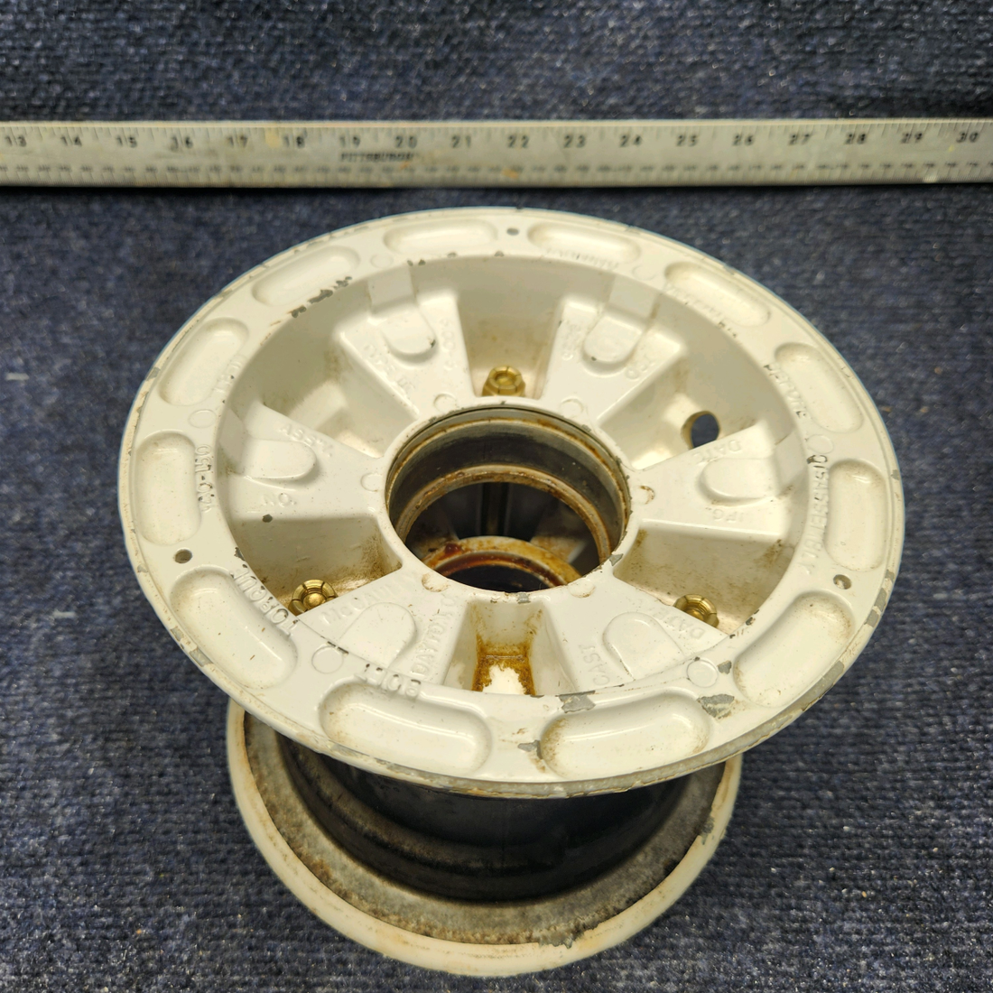 Used aircraft parts for sale, C30612 McCauley PIPER PA28-140 6.00X6 WHEEL ASSEMBLY