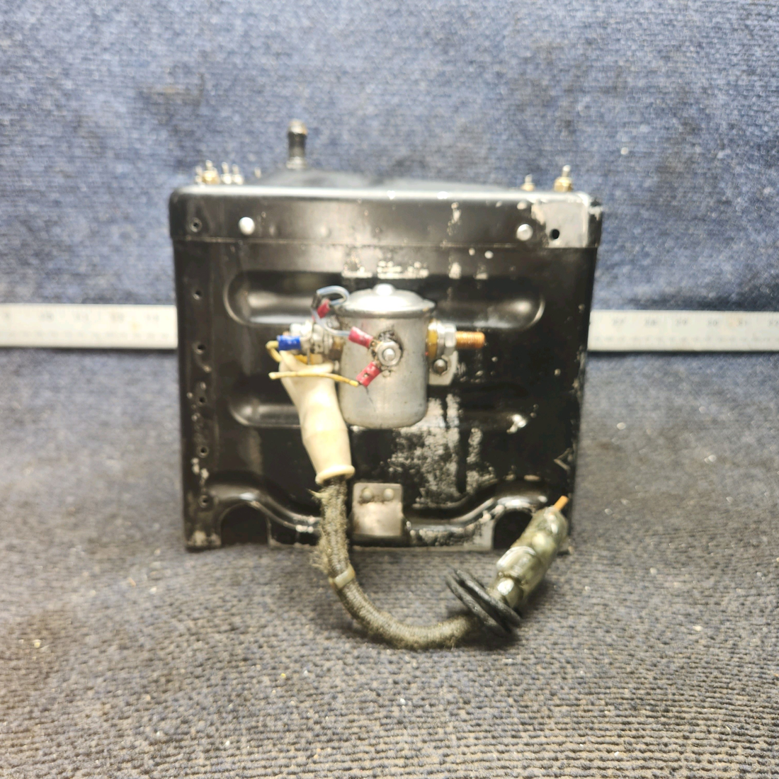 Used aircraft parts for sale, 0413402-6 cessna 150G Battery Box Bottom