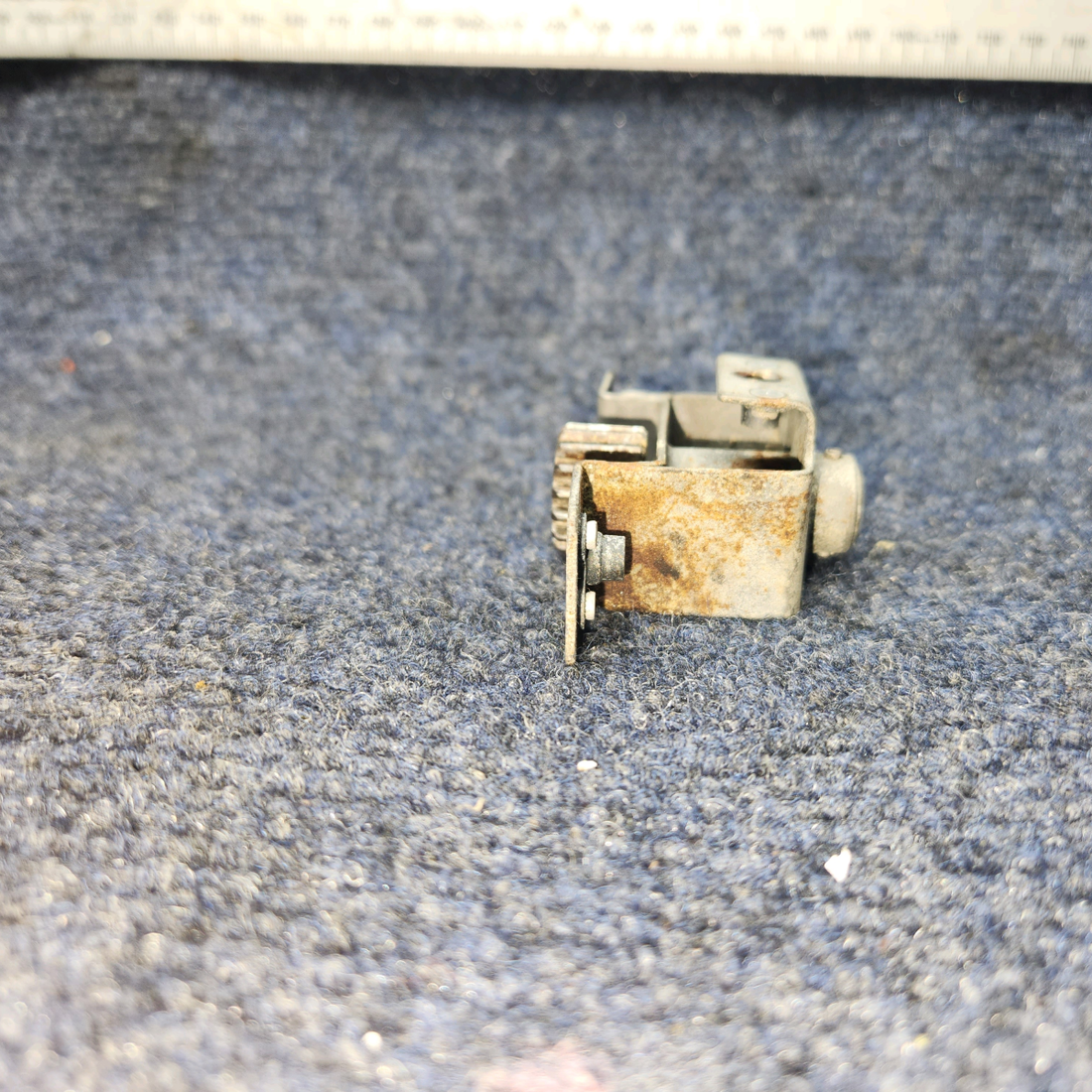 Used aircraft parts for sale, 0412066-2 Cessna C-150J Rotary Door Clutch Latch Assembly RH