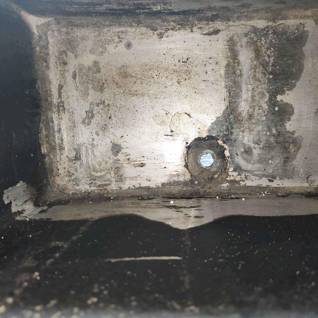 Used aircraft parts for sale, 63888-000 PIPER PA28-140 Battery Box w/ Lid