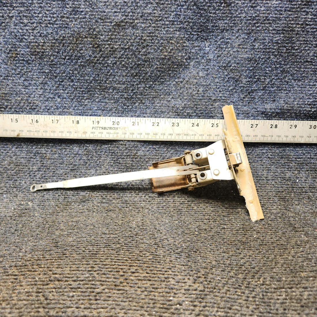 Used aircraft parts for sale, 0511112-18 Cessna 172E Cabin Door Latch Assembly