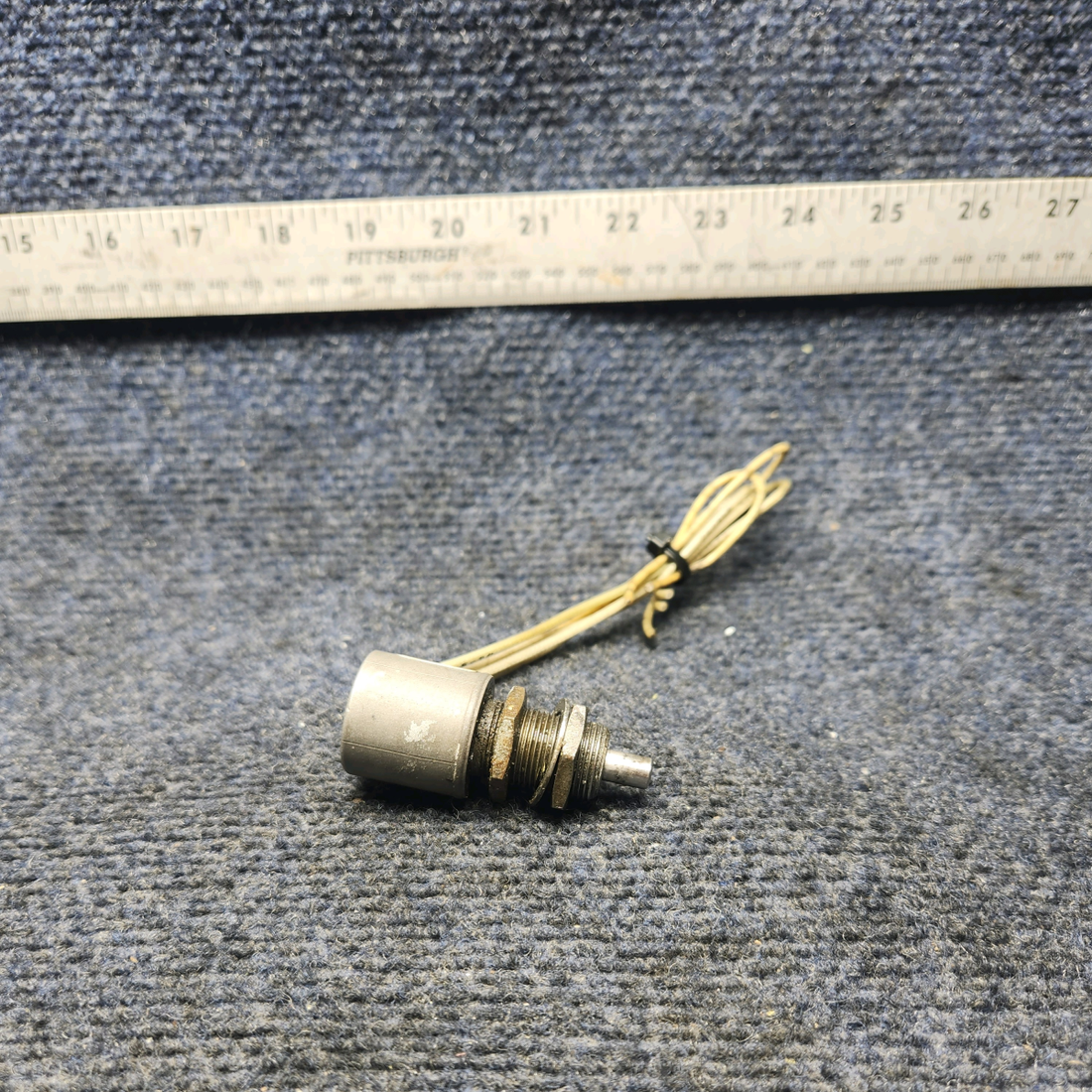 Used aircraft parts for sale, 100-381006-1 Beechcraft F33A LANDING GEAR LIMIT SWITCH (14-28V)