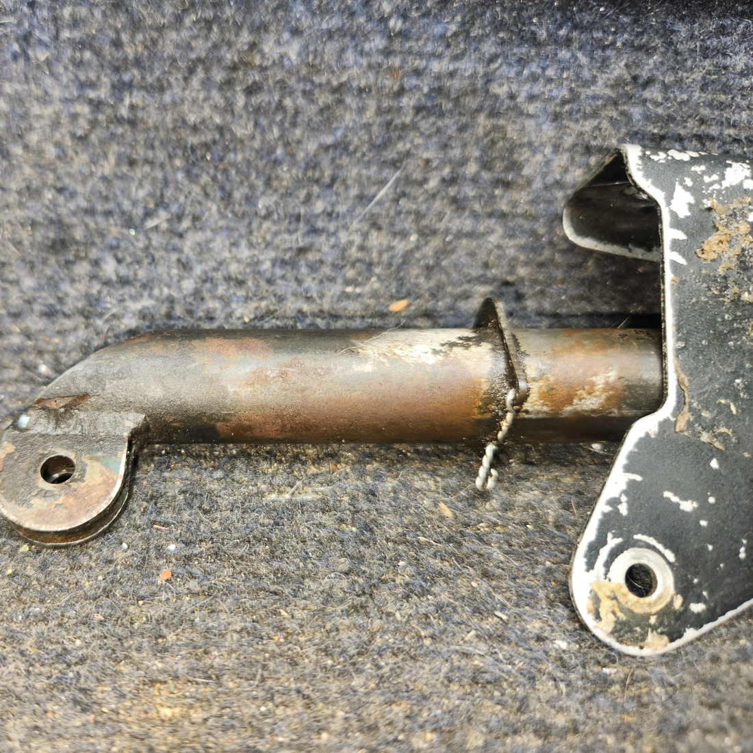 Used aircraft parts for sale, 65837-002, 69318-000 piper PA-28-181 Rudder Trim Adjustment Assembly