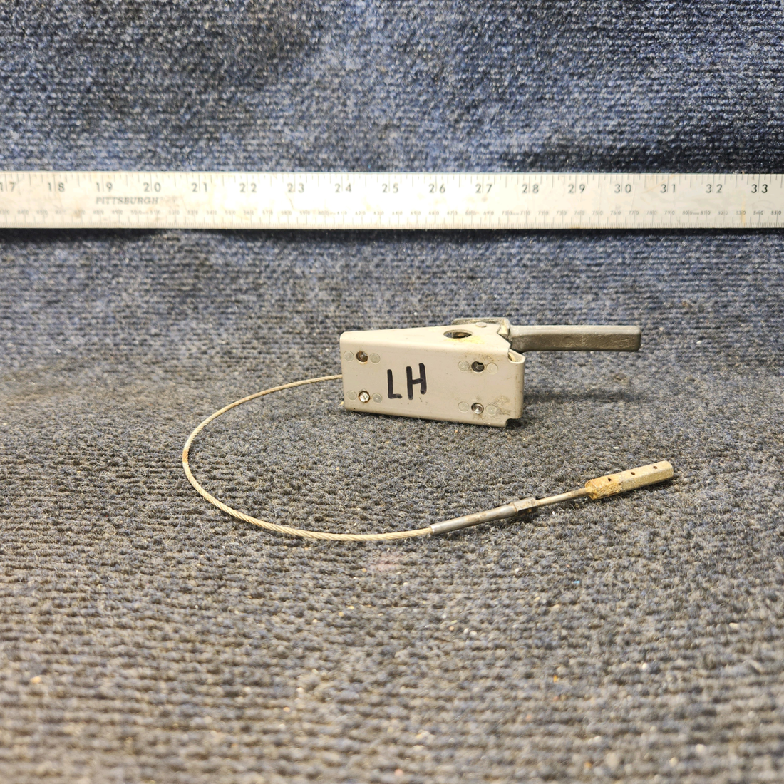 Used aircraft parts for sale, H2532-15 Beechcraft C23 SUNDOWNER Interior Door Latch Assembly