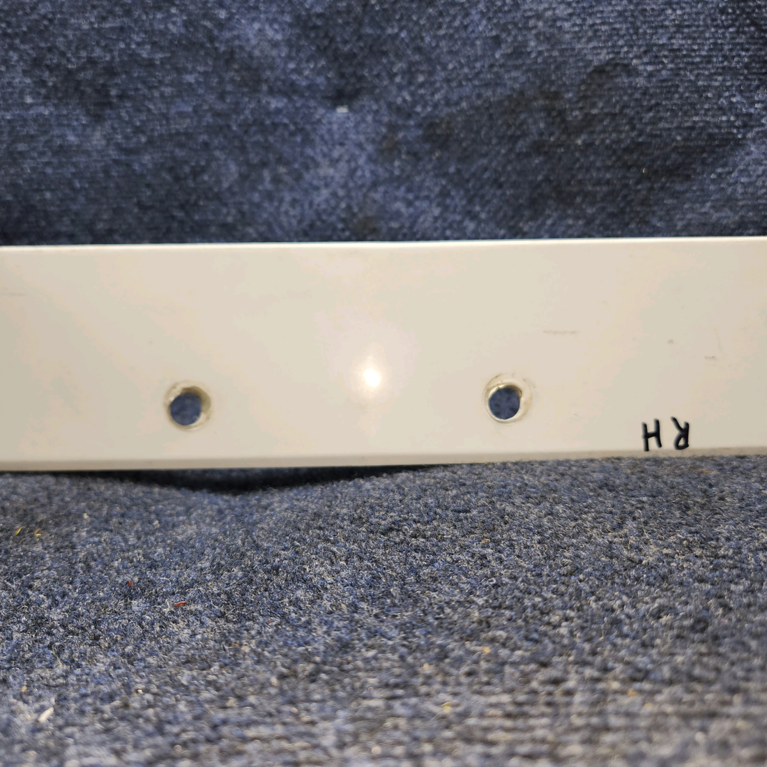 Used aircraft parts for sale, 0426003-19 Cessna C-150J Wing Faring Assy RH