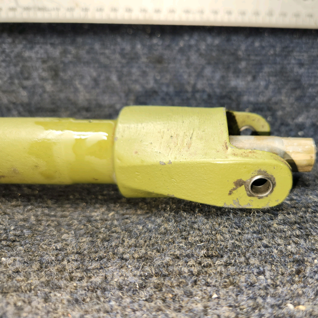 Used aircraft parts for sale, 35-521213 BEECHCRAFT 95-55B Beech Flap Actuator Assembly - RH