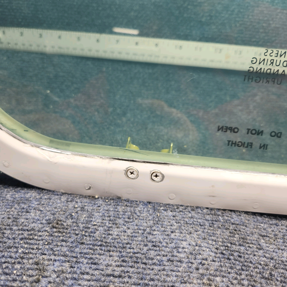 Used aircraft parts for sale, 002-430053-2 Beechcraft F33A CENTER WINDOW ASSEMBLY RH (TINTED)