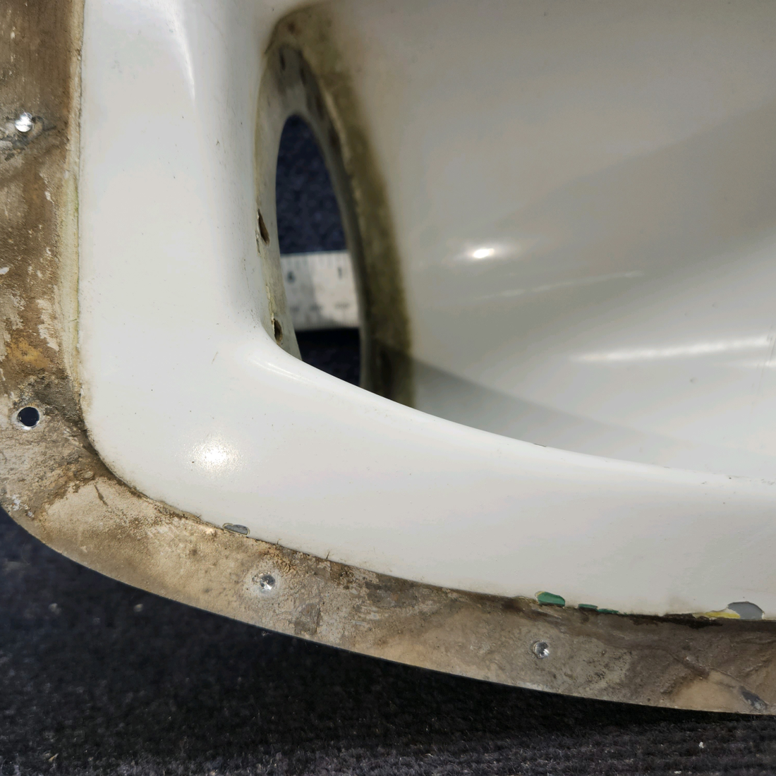 Used aircraft parts for sale, 2452006-21 Cessna 172RG Landing Light Housing Assy - LH