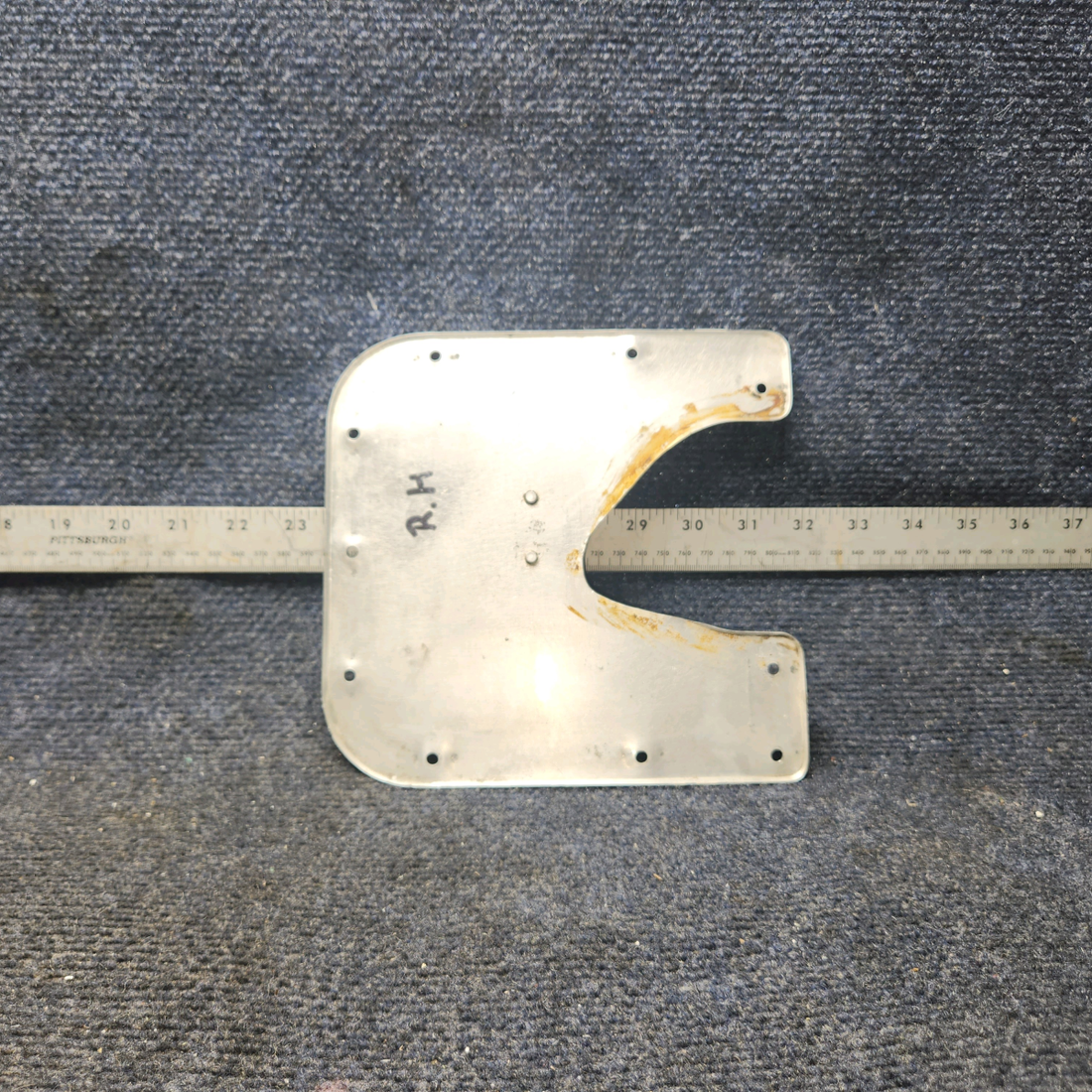 Used aircraft parts for sale, 65688-001 Piper PA28-140 Main Landing Gear Plate Assy RH