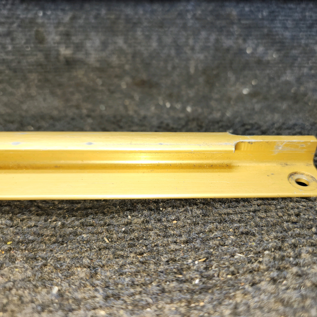 Used aircraft parts for sale, MC0411545-2 cessna 150G Inboard Seat Rail